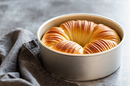 Filled wool roll bread