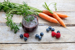Berry smoothie with carrots