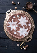 Vegane Schokoladen-Nuss-Torte mit 'Sahnefüllung' (Weihnachten)