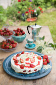 Strawberry cream cake with muesli crust