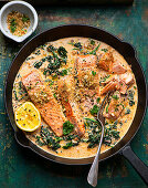 Salmon with spinach-cream sauce