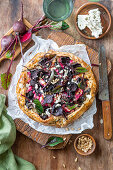 Baby-Rote-Bete-Galette mit Pinienkernen und Feta