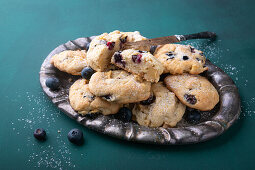 Oven-baked vegan blueberry-apple cakes