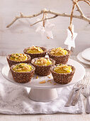 Coconut and date tartlets (raw baking)