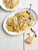 Spaghettini mit Pfefferkörnern und Pecorino