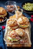 Burgers with halloumi and caramelized shallots