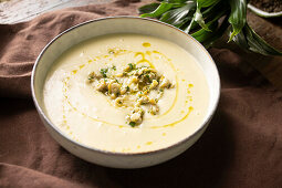 Vichyssoise with cockles