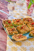 Goat's cheese and courgette crumble tart