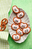 Bunny pretzels, sweetly filled and decorated