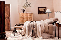 Bedroom in neutral tones