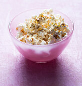 Popcorn mit Lakritzpuder (vegan)