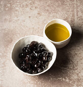 Ingredients for black olive oil