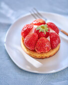 Small strawberry tartlet