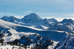 Berglandschaft im Winter, Plateau de Beille, bei Les Cabannes, Département Ariège, Pyrenäen, Okzitanien, Frankreich