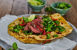 Wraps with fillet of beef and coriander pesto (Mex-Tex style)