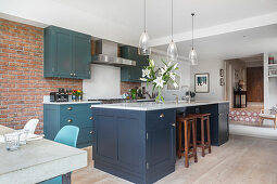 Open kitchen with Shaker style kitchen island