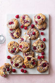 Raspberry cookies with white chocolate