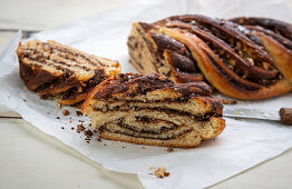 Vegan chocolate-nut yeast plait