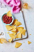 Tortillachips mit Tomatensalsa