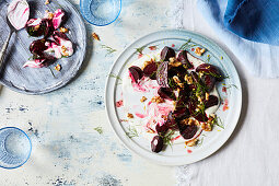 Beetroot salad with yoghurt and walnuts