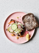 Sauerteig-Sandwich mit Makrele, Fenchel und Gurke