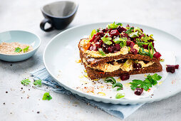 Strudels with hummus and beetroot tartare