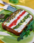 Terrine mit Schafskäse, Aubergine und Spargel