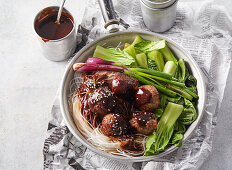 Asian meatballs with vegetables