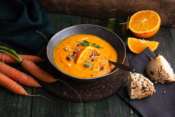 Vegane Karotten-Orangen-Suppe
