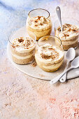 Bananen-Pots mit Crunchy Peanut Butter