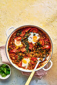 One-pan spinach eggs and tomato