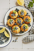 Mini lemon Bundt Cakes with ricotta and blueberries from the air fryer