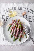 Oven-baked asparagus with prosciutto