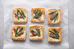 Puff pastry with asparagus, prosciutto, and parmesan cheese