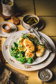 Fischstäbchen mit Salatbeilage