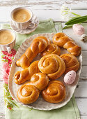 Easter rolls with honey and rum