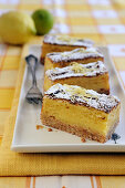 Lemon cheesecake slices