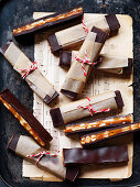 Almond caramel bars