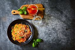 Sizilianische Tomatensauce mit Spaghetti