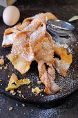 Chiacchiere (Italian carnival pastry)