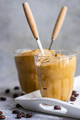 Kaffee-Sahnedessert im Glas