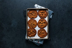 Chocolate cookies with cinnamon and vanilla