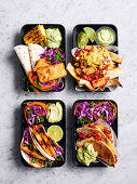 Buffalo-Tofu viermal anders: mit Mais und Krautsalat, mit Nachos, mit Tacos und mit Quesadillas