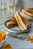 Club-Sandwiches zum Mittagessen