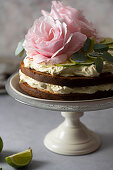 Pistachio cake with lime cream