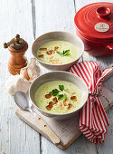 Cremige Knoblauch-Bohnensuppe