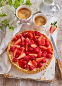 Mascarpone tart with red berries