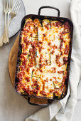 Zucchini-Parmigiana mit Salsiccia-Ragout (Italien)