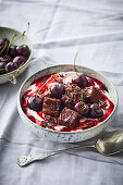 Quark cream bowl à la Black Forest cherry