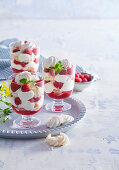 Raspberry yogurt cups with meringue